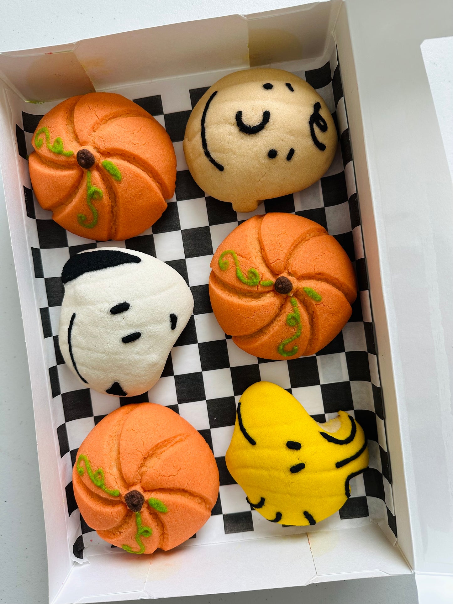 Charlie Brown Pumpkin Theme Conchas
