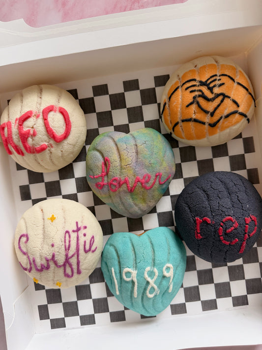 Taylor Swift Themed Conchas