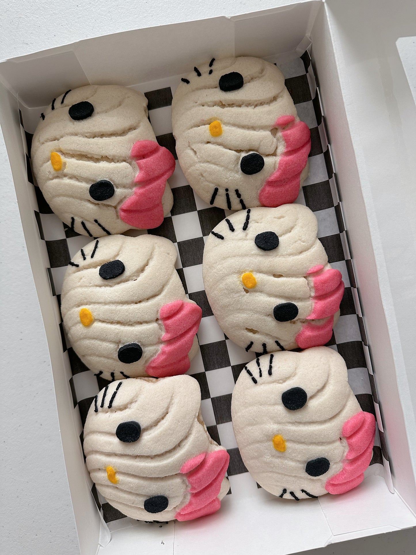 Hello Kitty Conchas (Pack of 6)