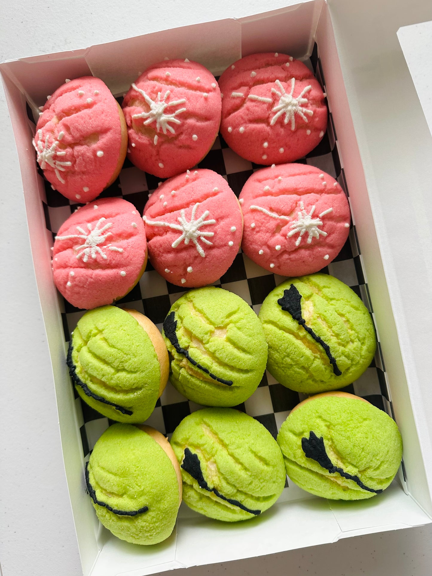 Wicked Theme Mini Conchas (Pack of 12)