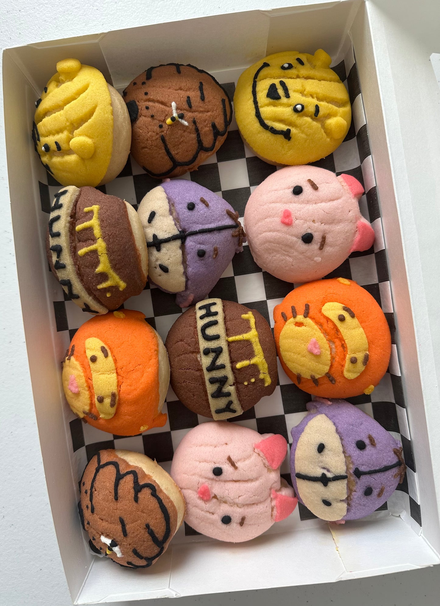 Winnie the Pooh & Friends Mini Conchas (Pack of 12)